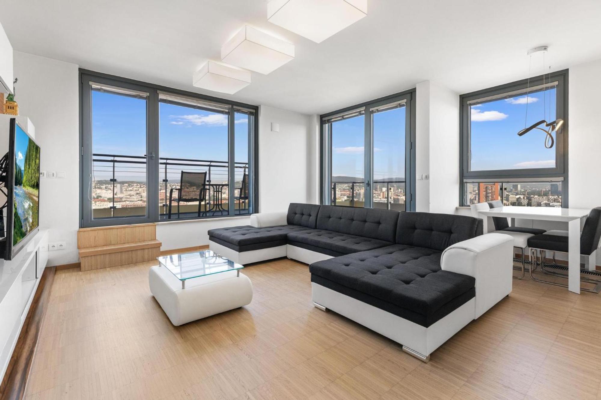 Sky Apartman In Bratislava - With 2 Parking Places Exterior photo