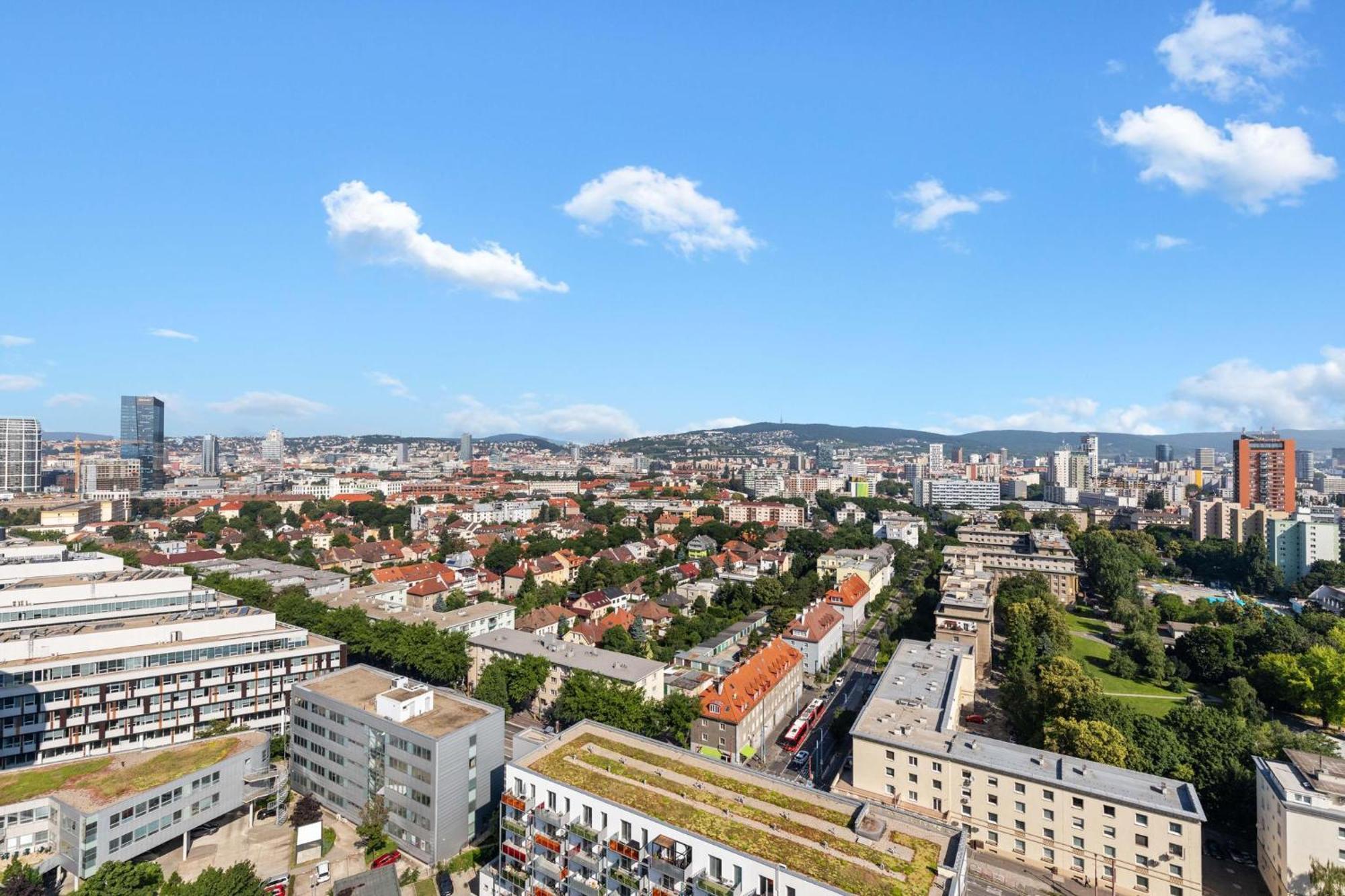 Sky Apartman In Bratislava - With 2 Parking Places Exterior photo