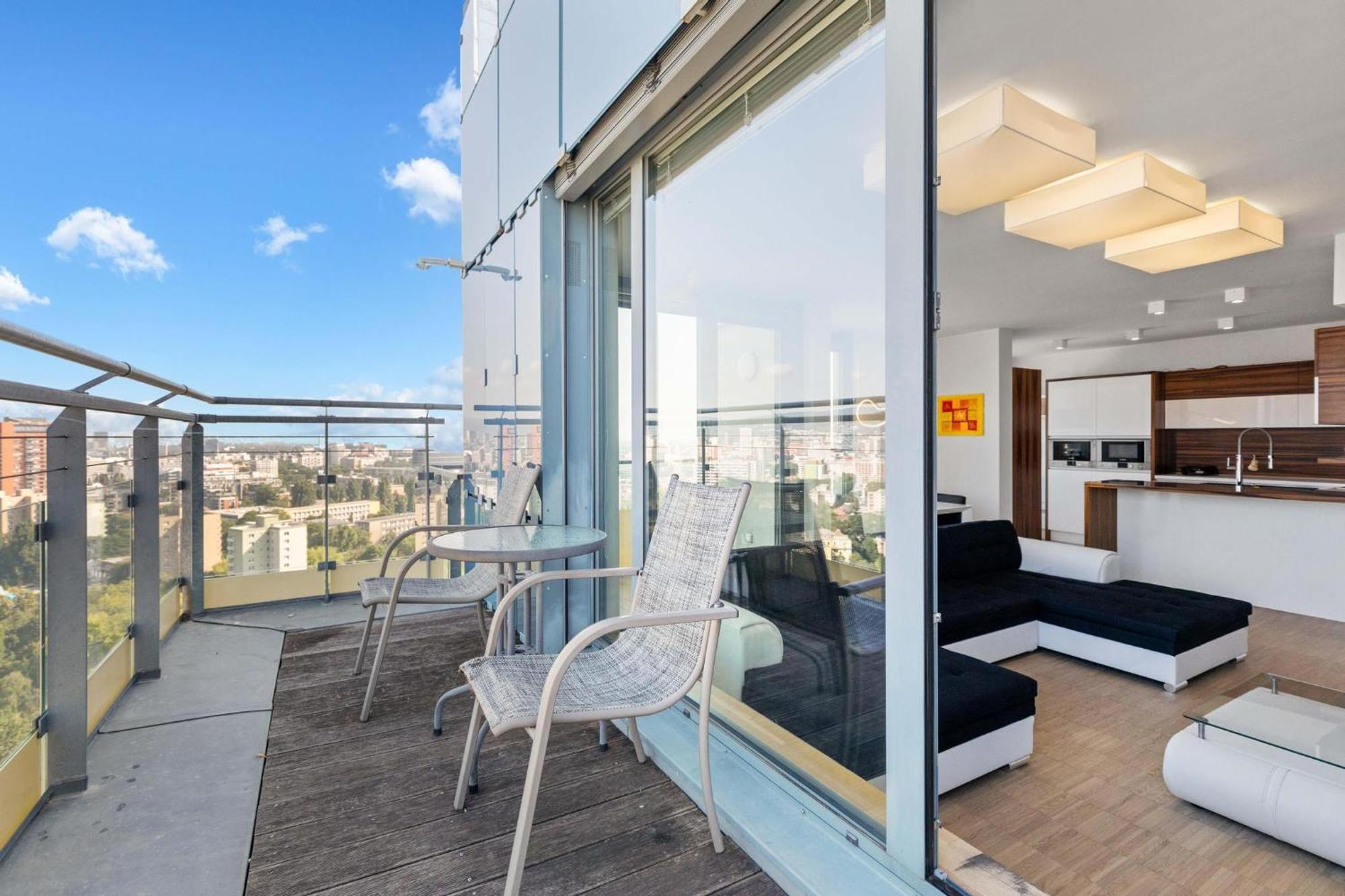Sky Apartman In Bratislava - With 2 Parking Places Exterior photo